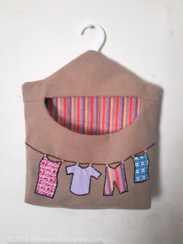 Umme Yusuf Sewing Clothespin Bag