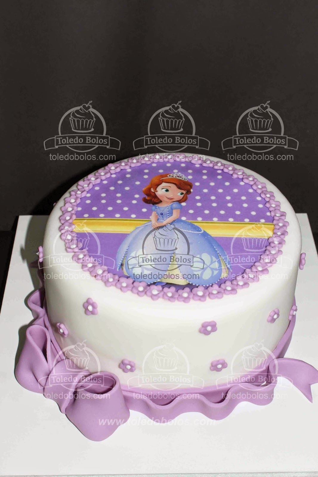 Toledo Bolos - Bolos decorados, Cupcakes e Doces personalizados para sua  festa no Rio de Janeiro: Bolo Princesa Sofia