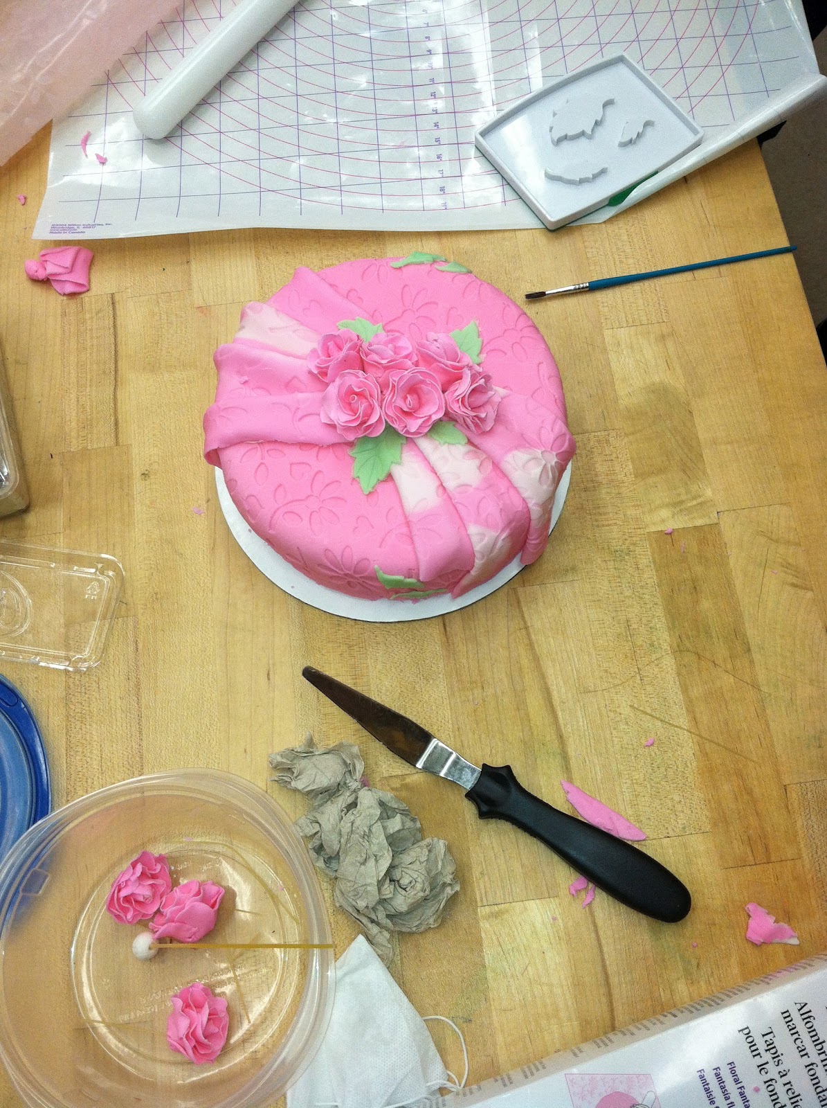 Cake Decorating for Dummies Break into cake decorating, even if you are on a budget