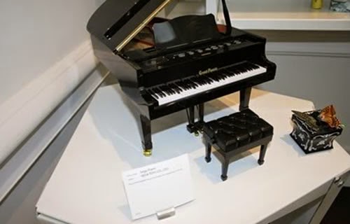 The World's Smallest Piano The World's Smallest Piano