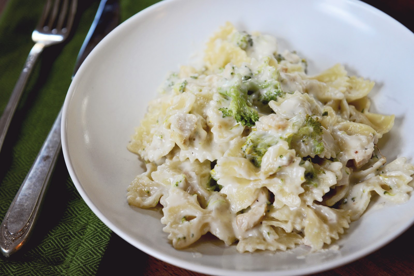 Simply Gourmet Homemade Dinner Rolls and Chicken Alfredo