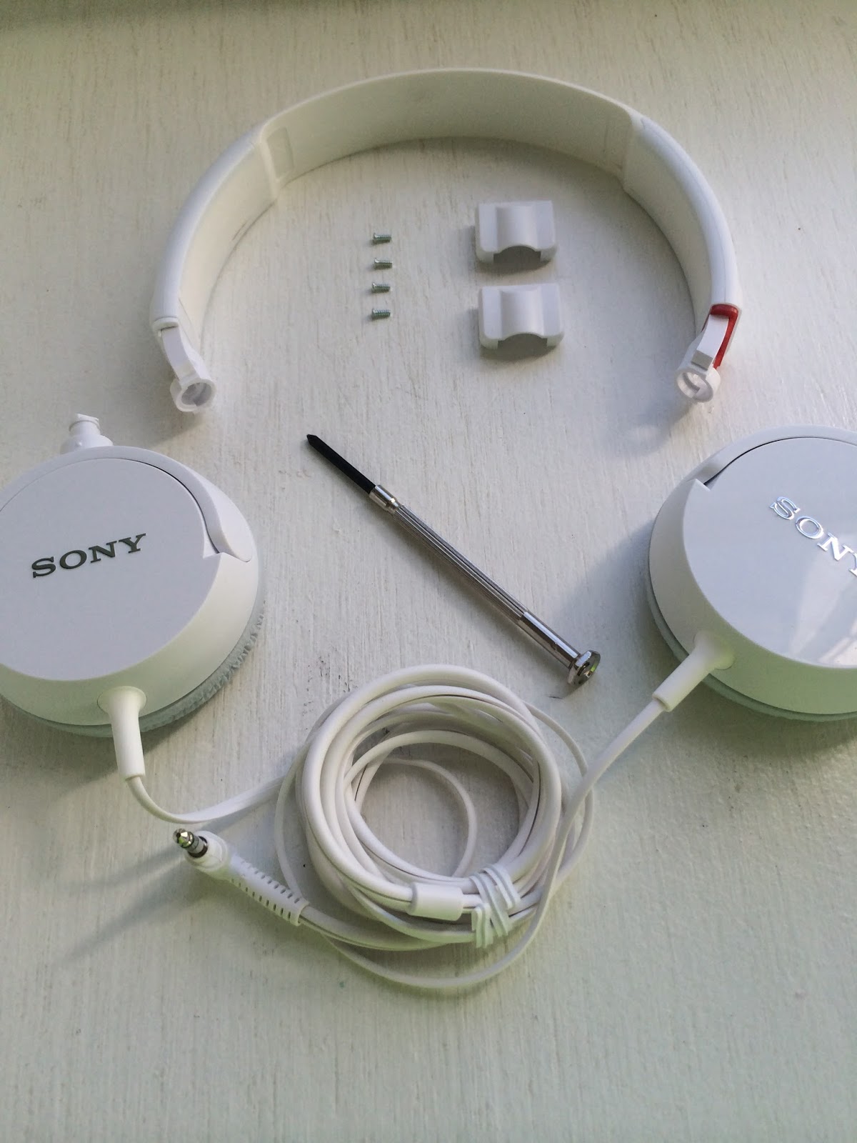 Would You Like Yarn With That? How to Cover Headphones with Knitting