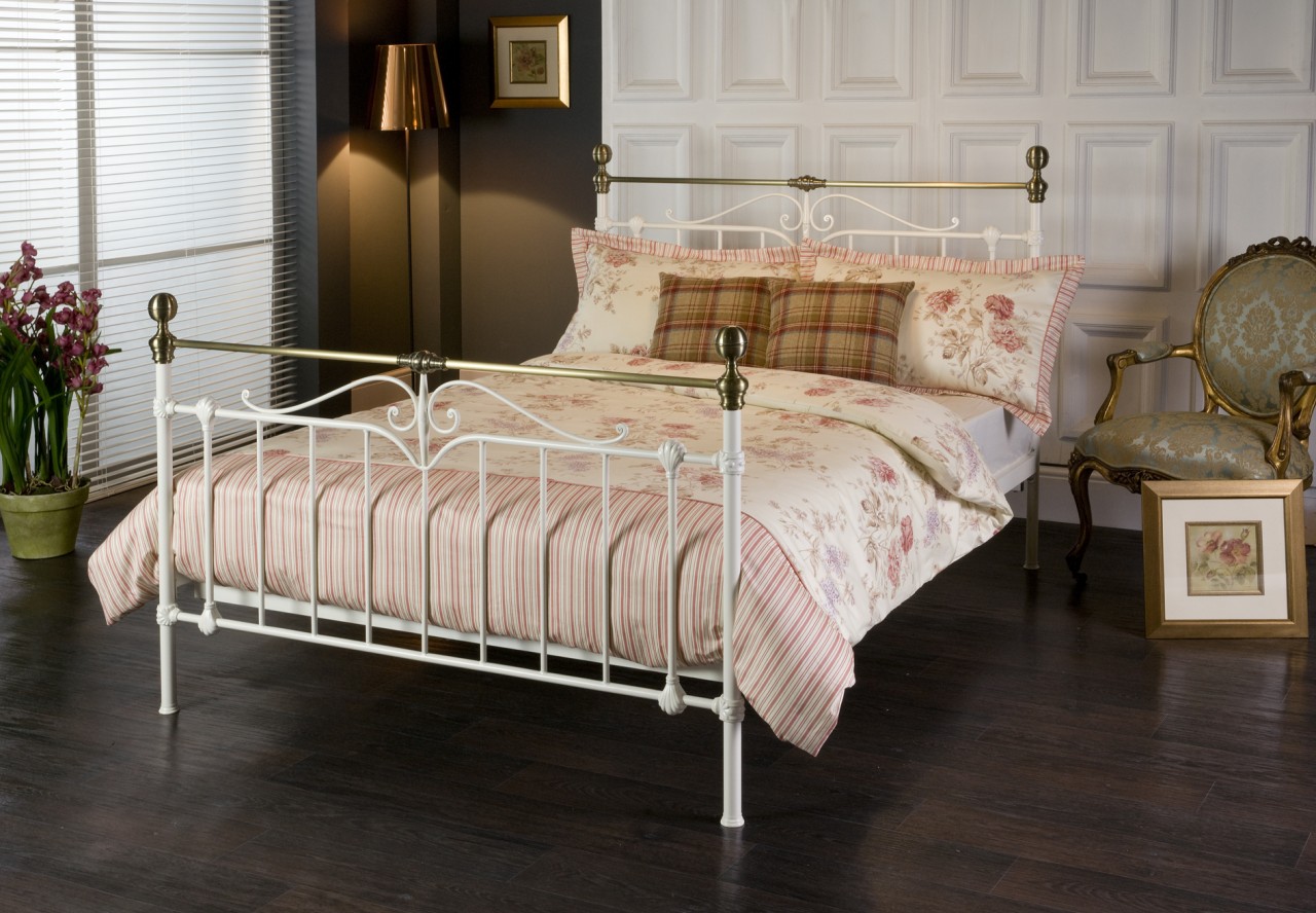 Metal Beds in Bedroom Design