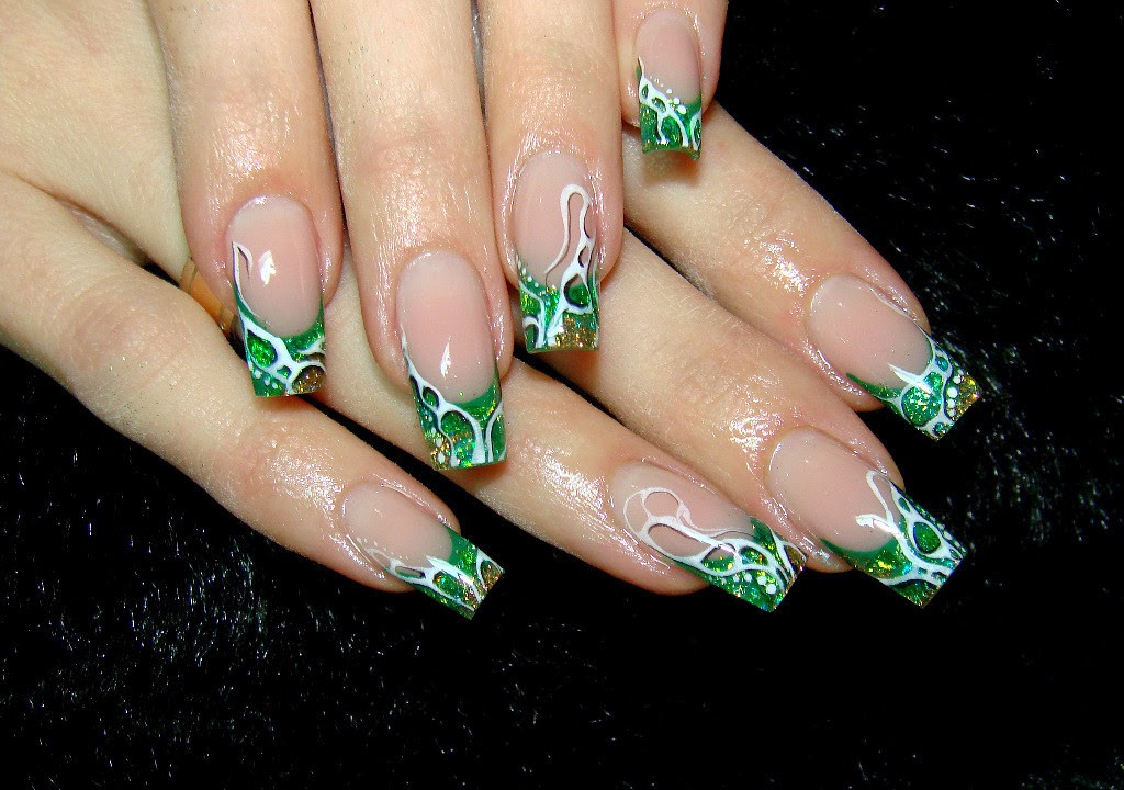 Simple Nail Art Using Acrylic Paint The Blogger Simple Green Nail Art Using Acrylic Paint