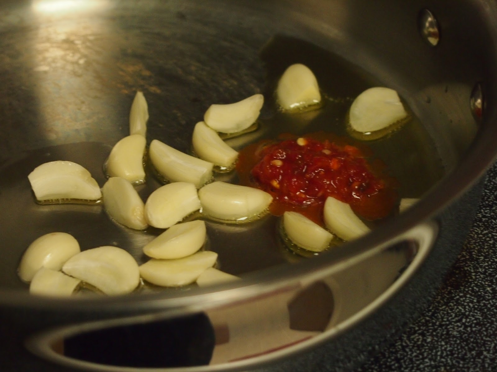 Hey, Bales Fresh Rice Noodles with Basil and Chili
