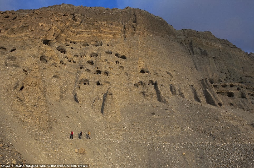 Ancient Cave City Discovered in Nepal 155ft off the Ground Unusual Facts