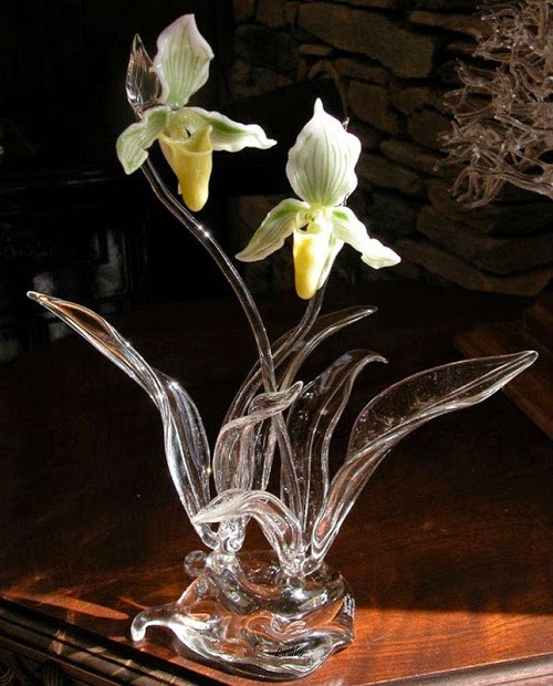 flower sculptures glass art by Ronnie Hughes