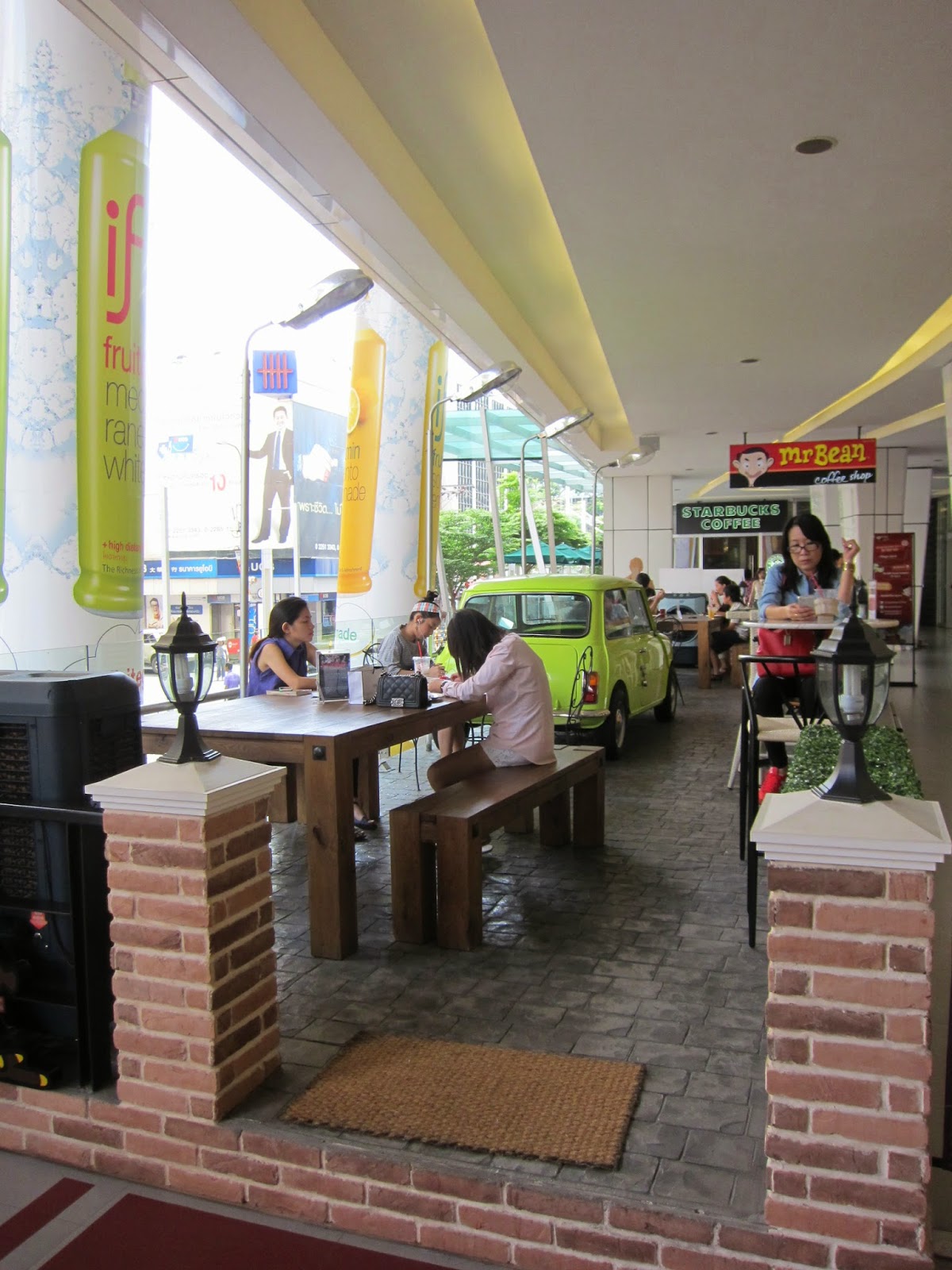 LoLoEatable Mr. Bean Coffee Shop where you can be with your favourite