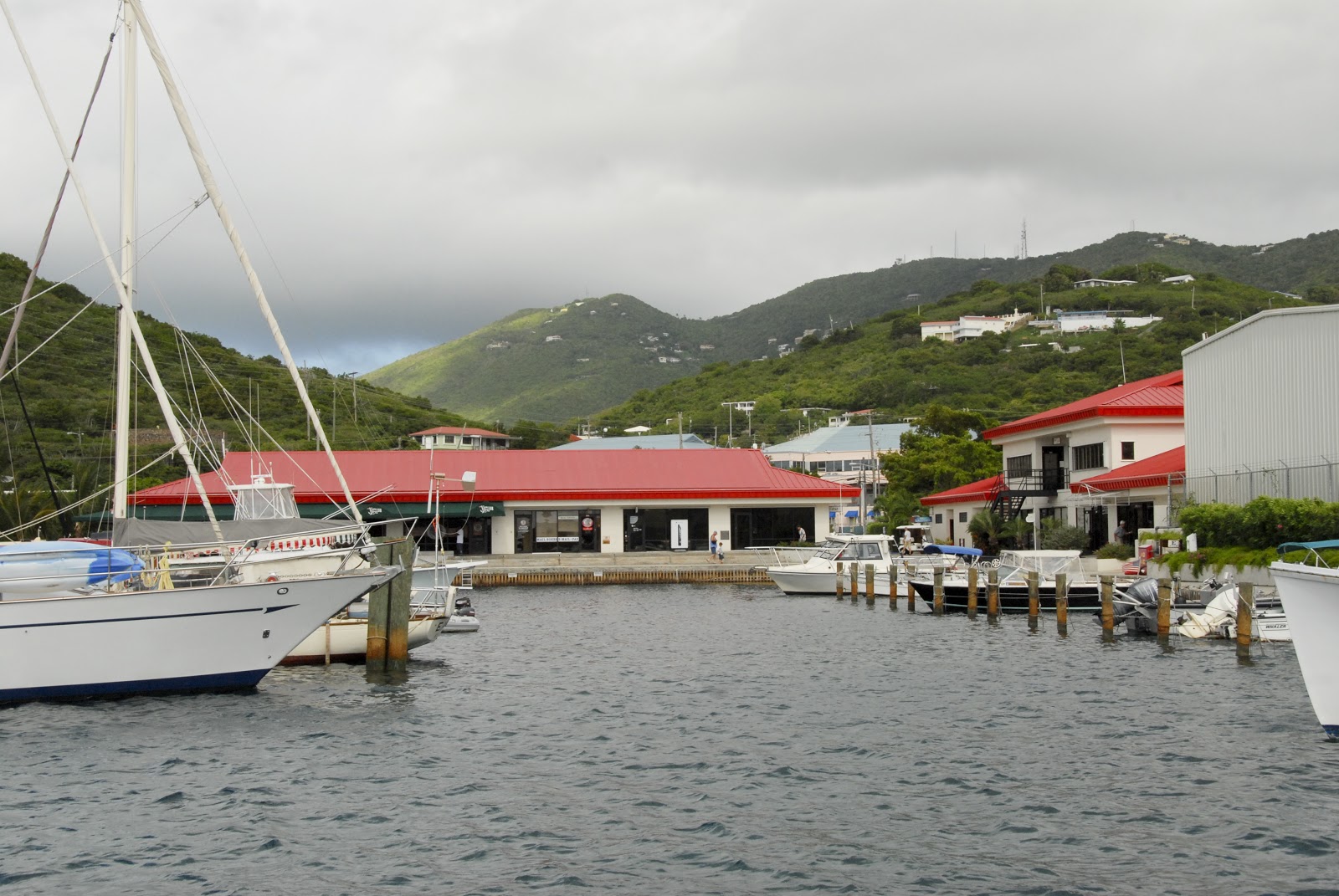 Navegando por las Islas Llegando a St. Thomas a Crown Bay Marina