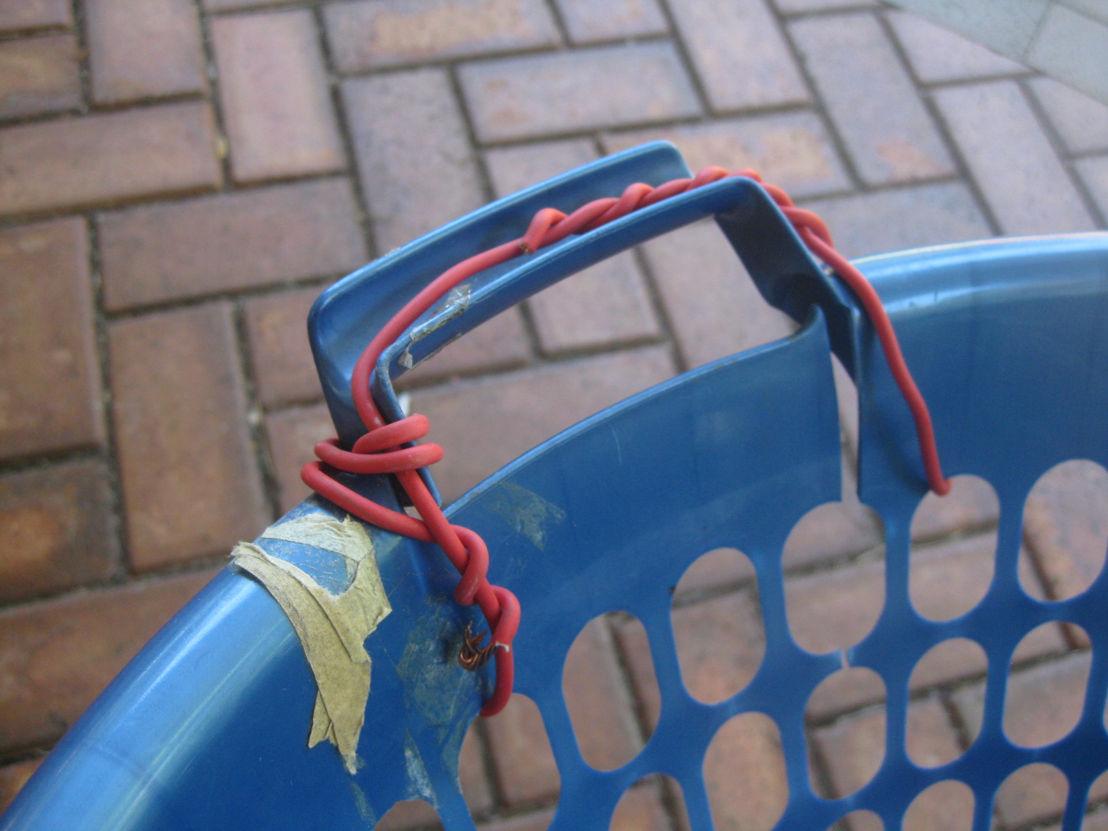 How to fix a cheap plastic washing basket!