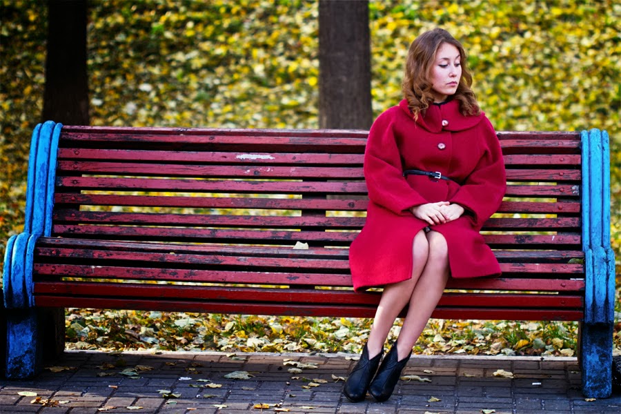 Блог Marina Sokalski (Марины Сокальски) :  девушка на скамейке в парке