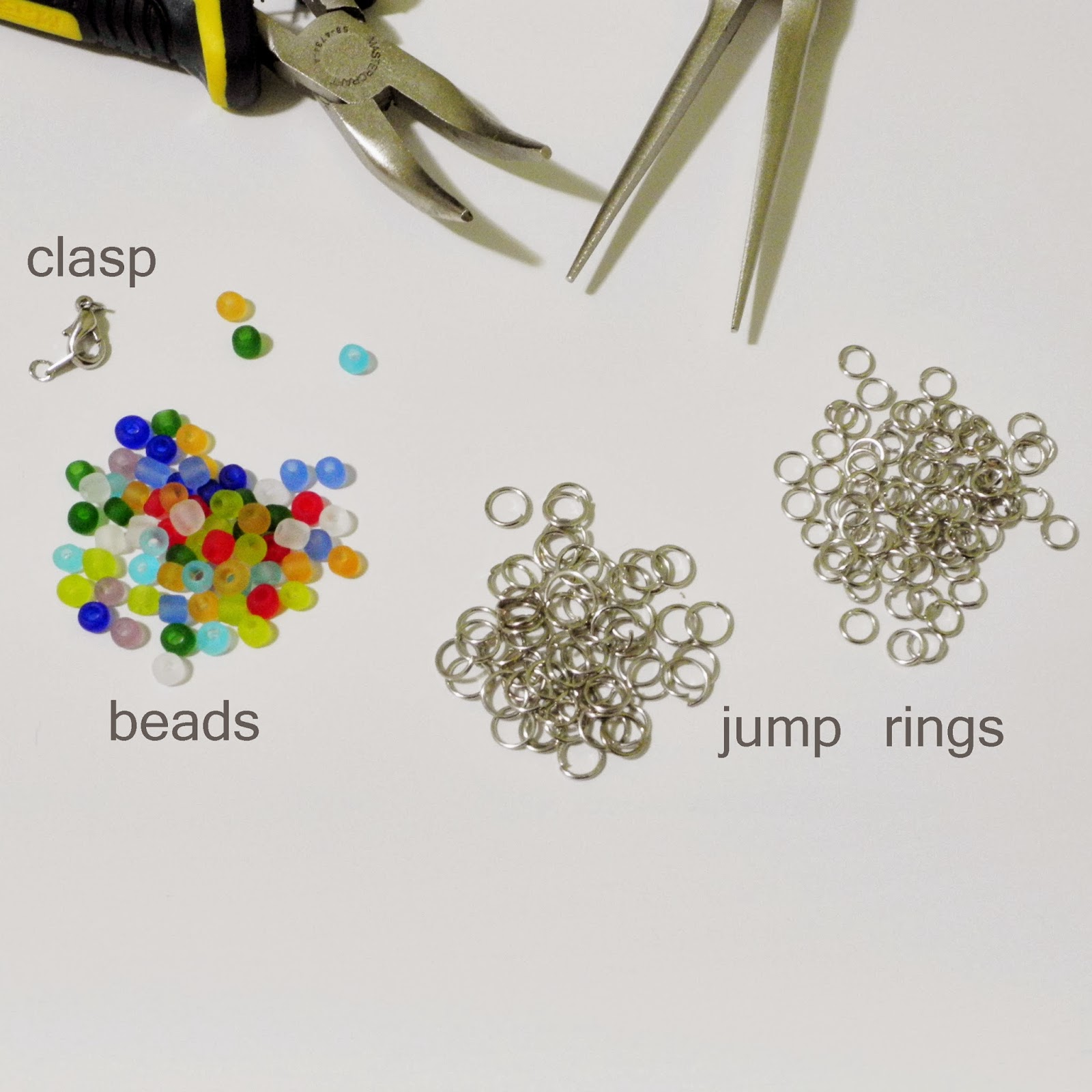 Lin Making Things Jump ring bracelet 100 thrift store inspired!