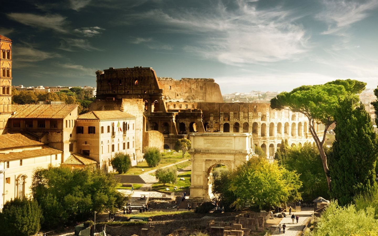 http://4.bp.blogspot.com/-ElvWPFhPGKE/UE26E-RjX2I/AAAAAAAAGGY/24eaY8OqUew/s1600/roman-colosseum-1440x900.jpg