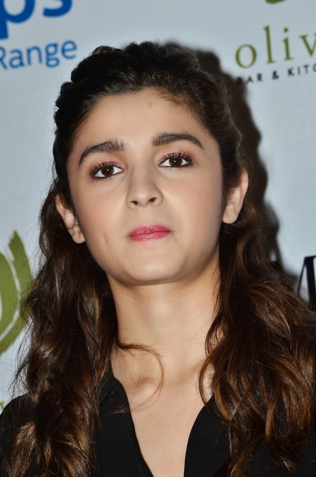 Bold Alia Bhatt in Black Short midi | Cute Marathi actresses, bollywood