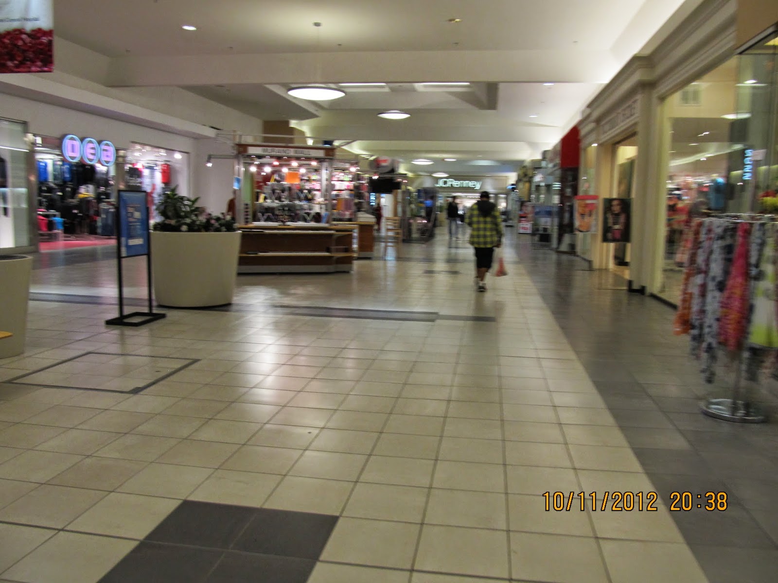 Trip to the Mall Golf Mill Mall ( Niles, IL)