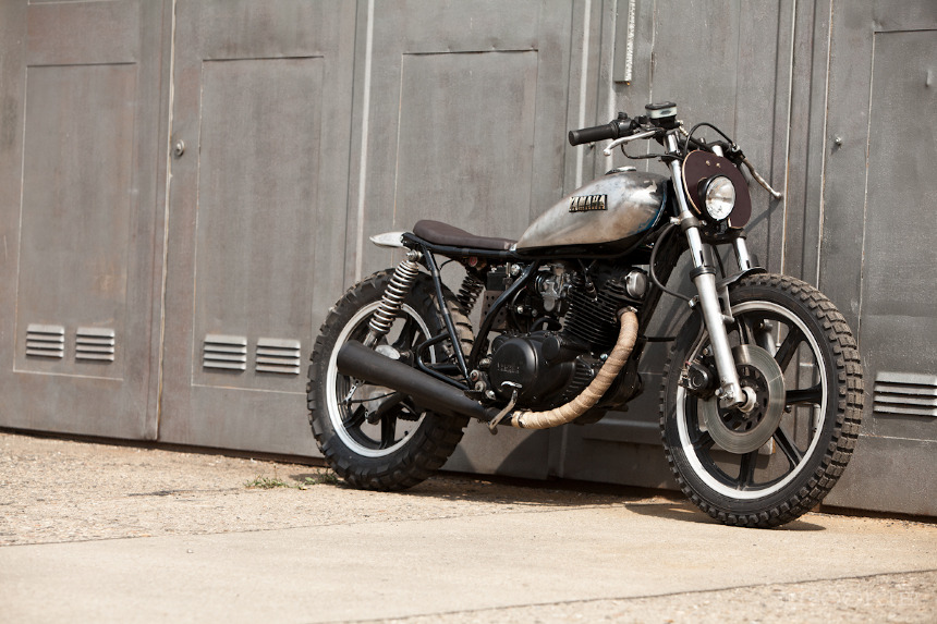 yamaha8negro2.jpg