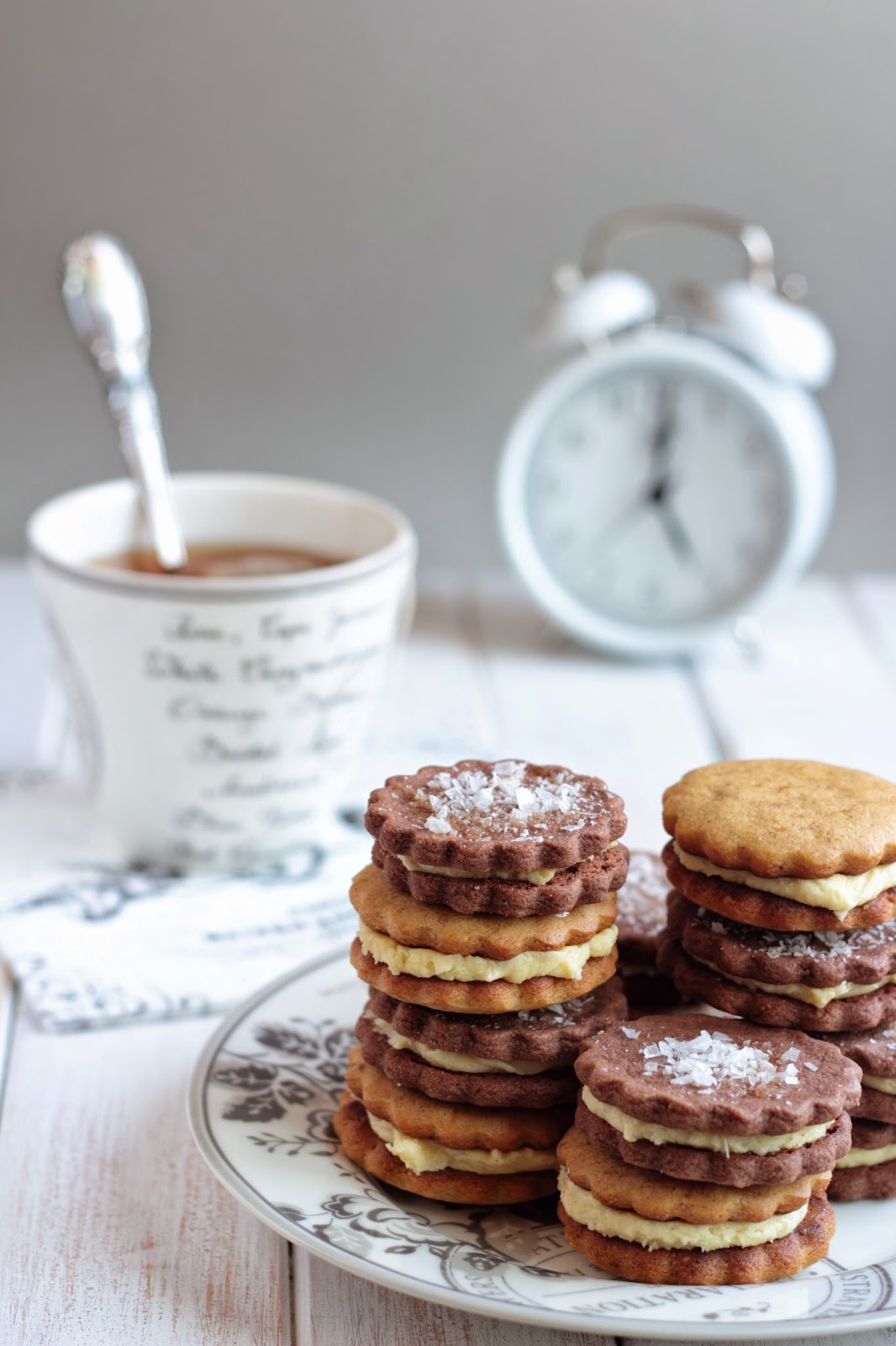 Fabsfood Malted milk sandwich cookies Salt'n'pepper sandwich cookies