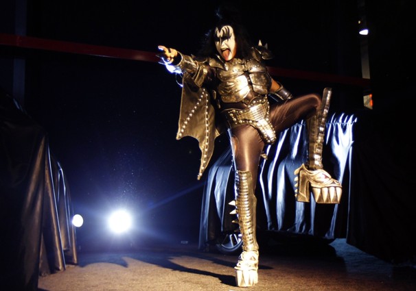 Gene Simmons Shoe Size Gene Simmons Shoe Size