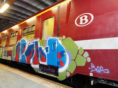 graff on the trains