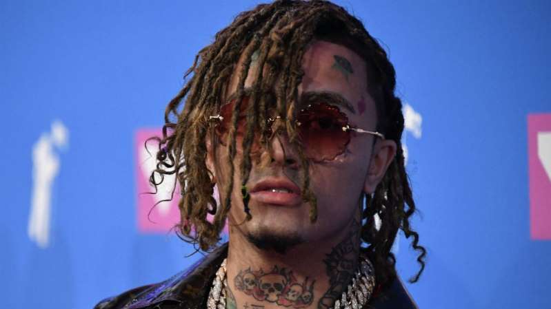 RAPPER LIL PUMP   BOTAOO  !!!  BANNED FROM JET BLUE REFUSING TO WEAR A MASK  #REDJUSTICEBITCH