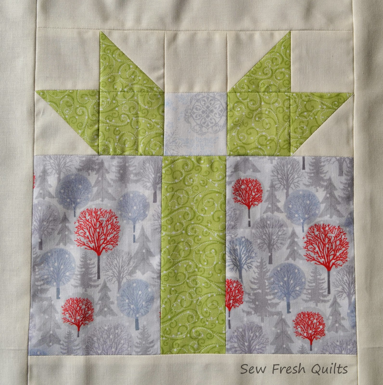 Sew Fresh Quilts BoxesNBows Christmas Table Runners