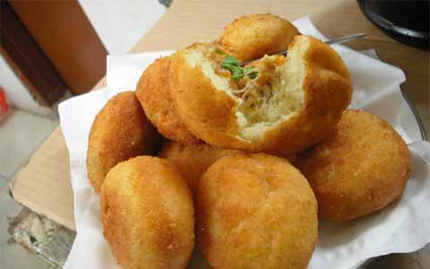 Cara Membuat Roti Goreng Isi Ayam Pedas Cara Membuat Roti Goreng Isi Ayam Pedas