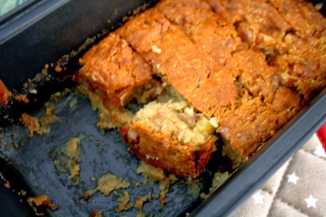 Eggless Apple Cinnamon Cake
