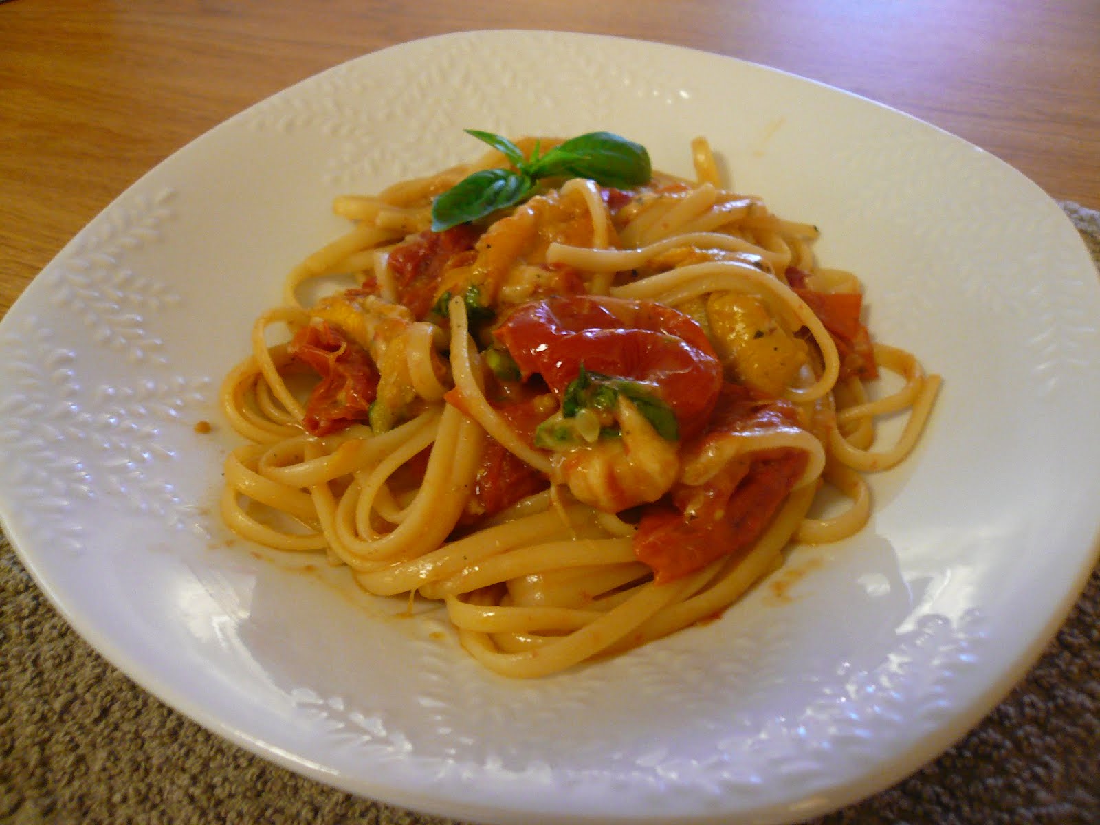 Penn Appétit Farmer's Market Recipe Oven Roasted Tomato and Garlic Linguine