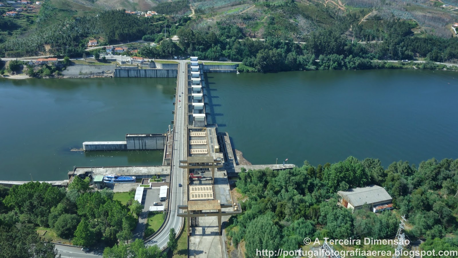 A Terceira Dimensão Fotografia Aérea Barragem de CrestumaLever