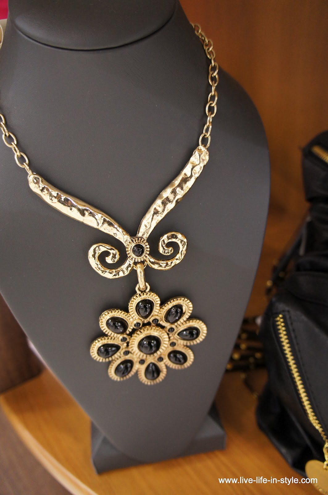 Versona Accessories Shasie’s World