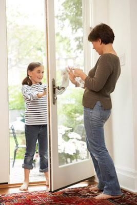 Hướng dẫn cách vệ sinh cửa kính cường lực Hướng dẫn cách vệ sinh cửa kính cường lực