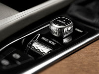 2015-Volvo-XC90-136.jpg