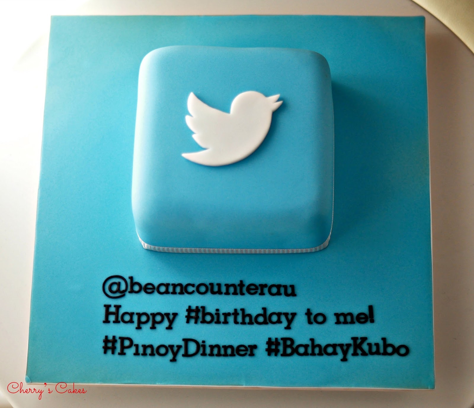 Cherry's Cakes: Twitter Cake