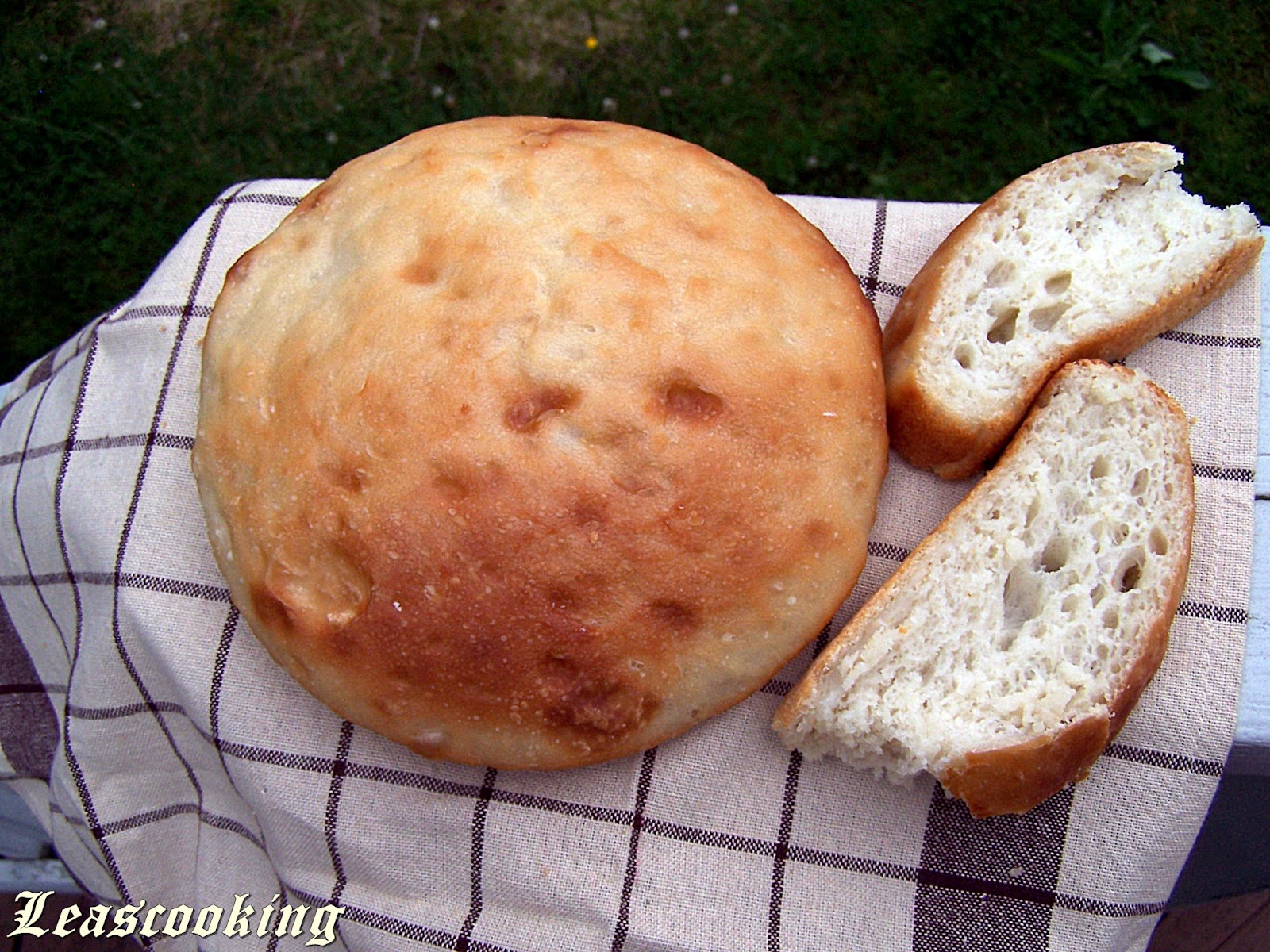 Lea's Cooking Crusty Bread