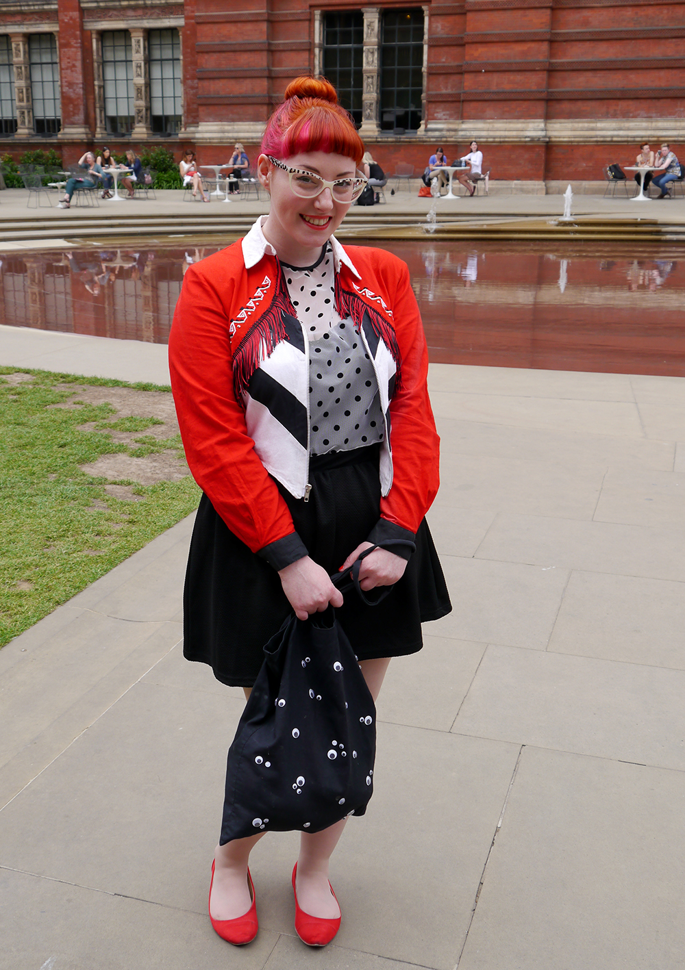 What Helen wore for a trip to the V&A What Helen Wore, Scottish Blogger, red head, ginger, pink hair, leopard print glasses, vintage cowgirl jacket, Hayley Scanlan polka dot dress, flat red shoes from Dorothy Perkins, DIY googly eye bag, London, Victoria and Albert Museum, V&A, Alexander McQueen echibition, Savage Beauty