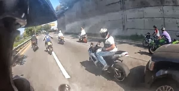 range rover motorcyclists assault fight viral