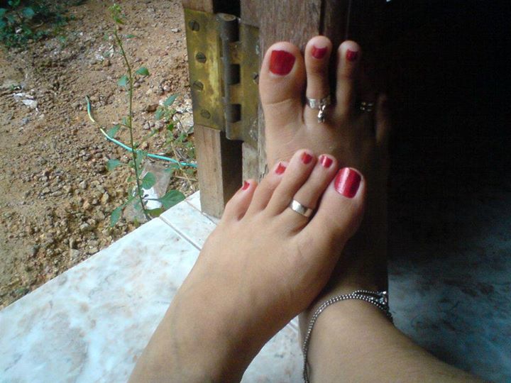 pics feet Indian girls