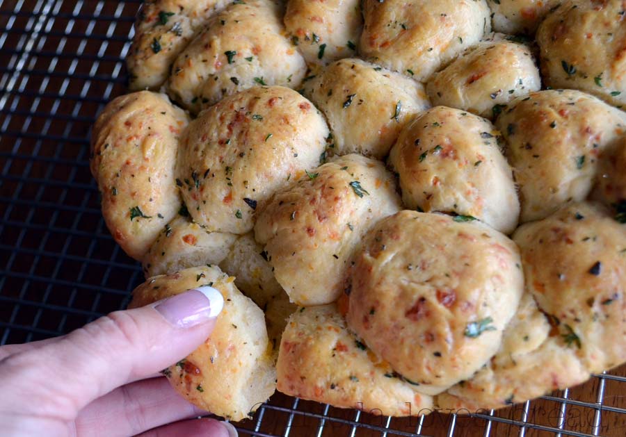 Frieda Loves Bread Herb & Cheese Bubble Loaf