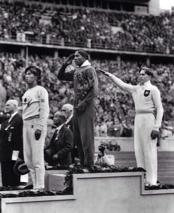 Stunning Image of Jesse Owens in 1936 