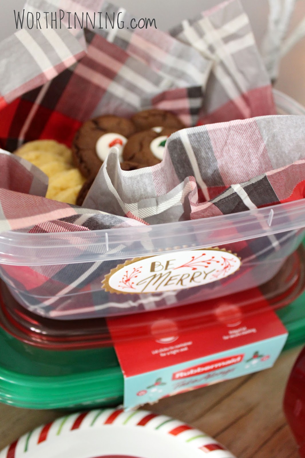 Worth Pinning Holiday Cookie Exchange with Rubbermaid TakeAlongs