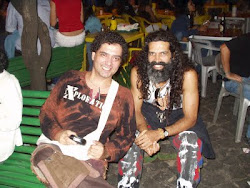 Corisco e o amigo Jackyson Costa no Rio Vermelho.