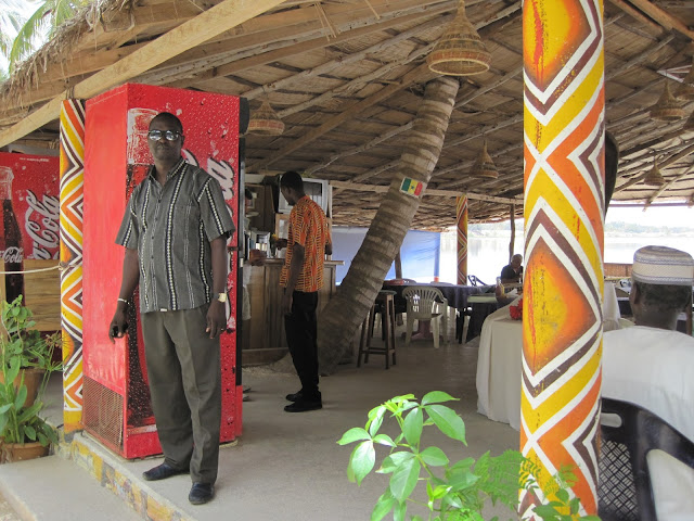 Chiringuito a orillas del Lago Rosa, Senegal