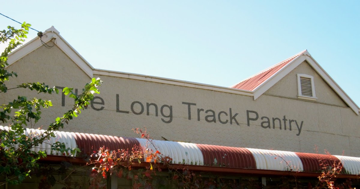 One Hungry Hen The Long Track Pantry, Jugiong