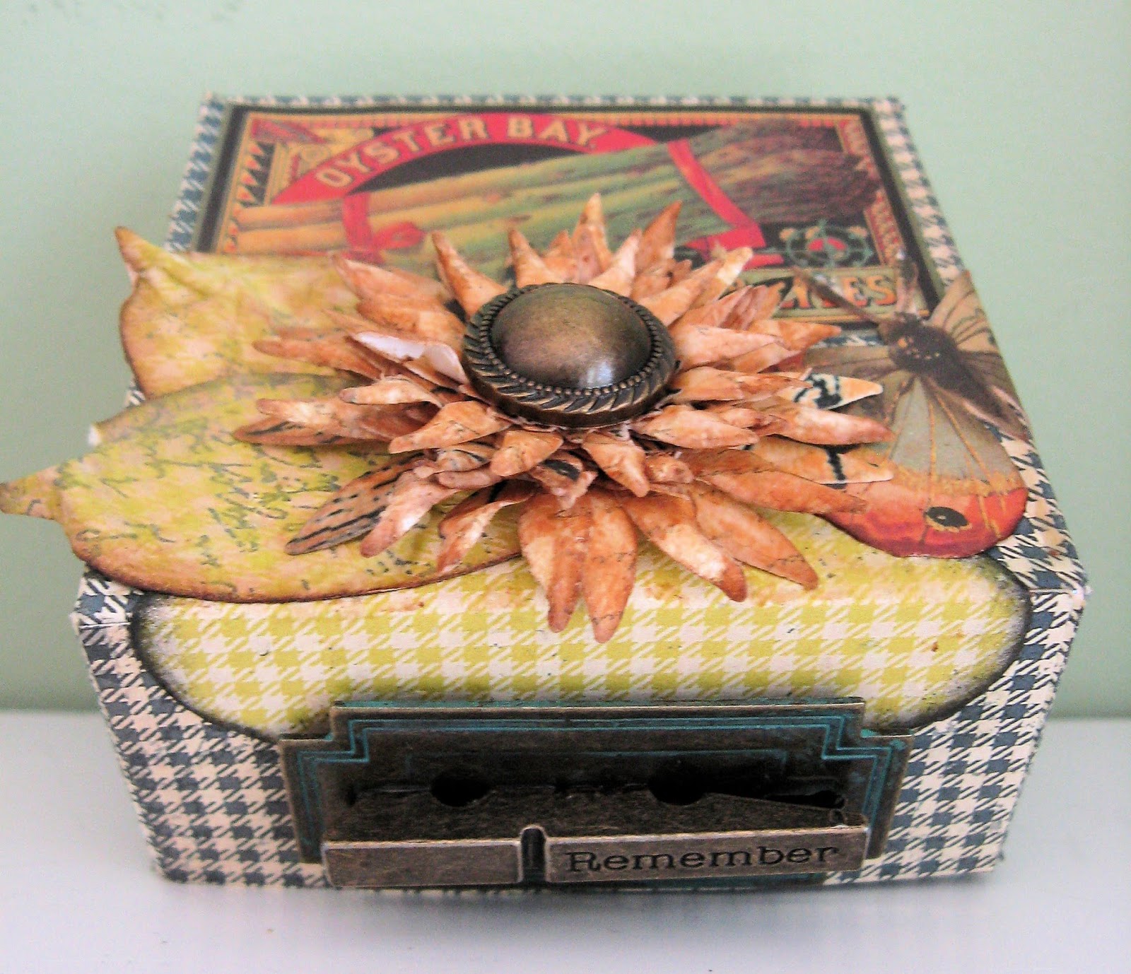 Crafty Secrets Heartwarming Vintage Ideas and Tips Little Boxes