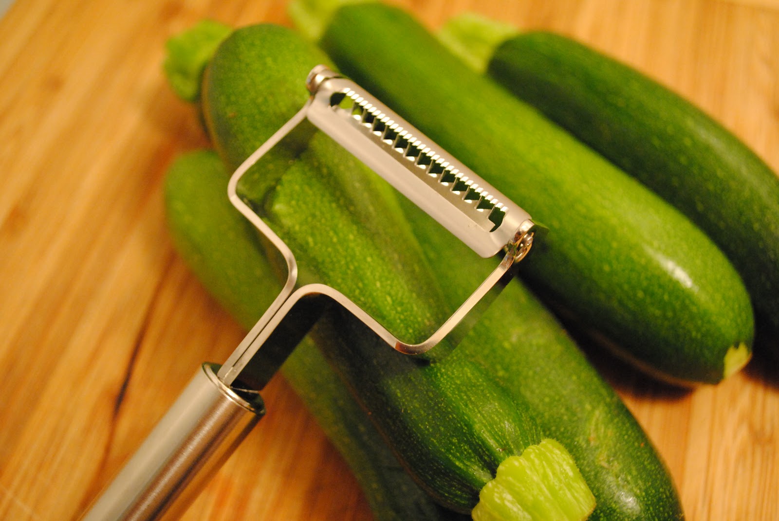 Zucchini "Pasta" Salad with Almonds {RAW}