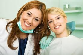 a dentist what does a dentist do