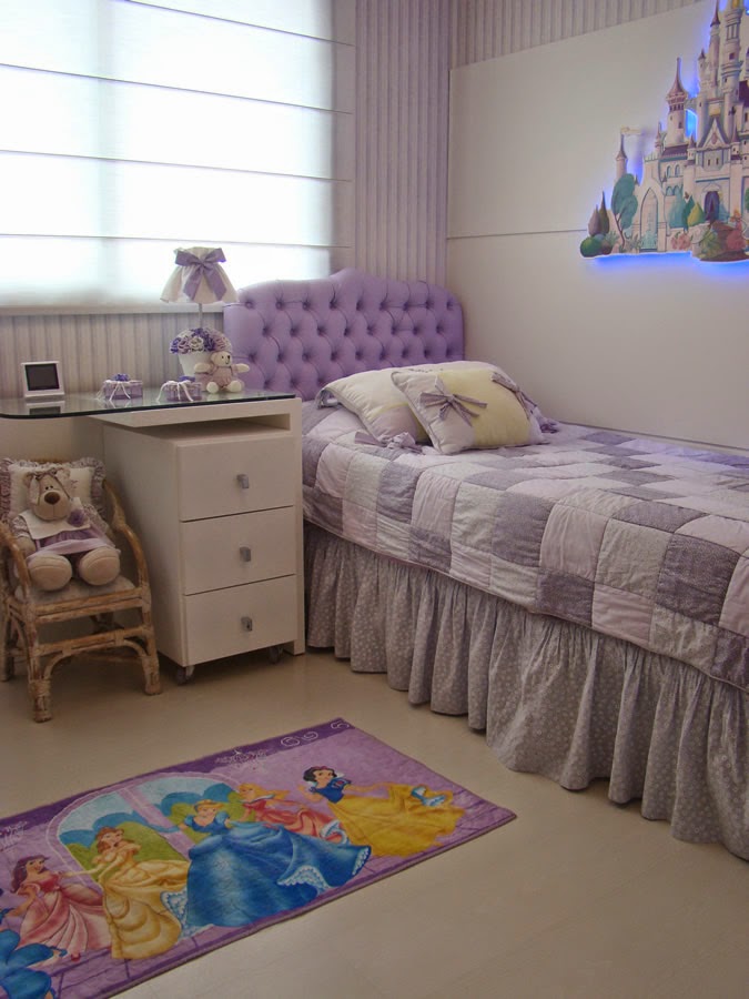 Quarto Temático para meninas: Barbie e Princesas Quarto Temático para meninas: Barbie e Princesas