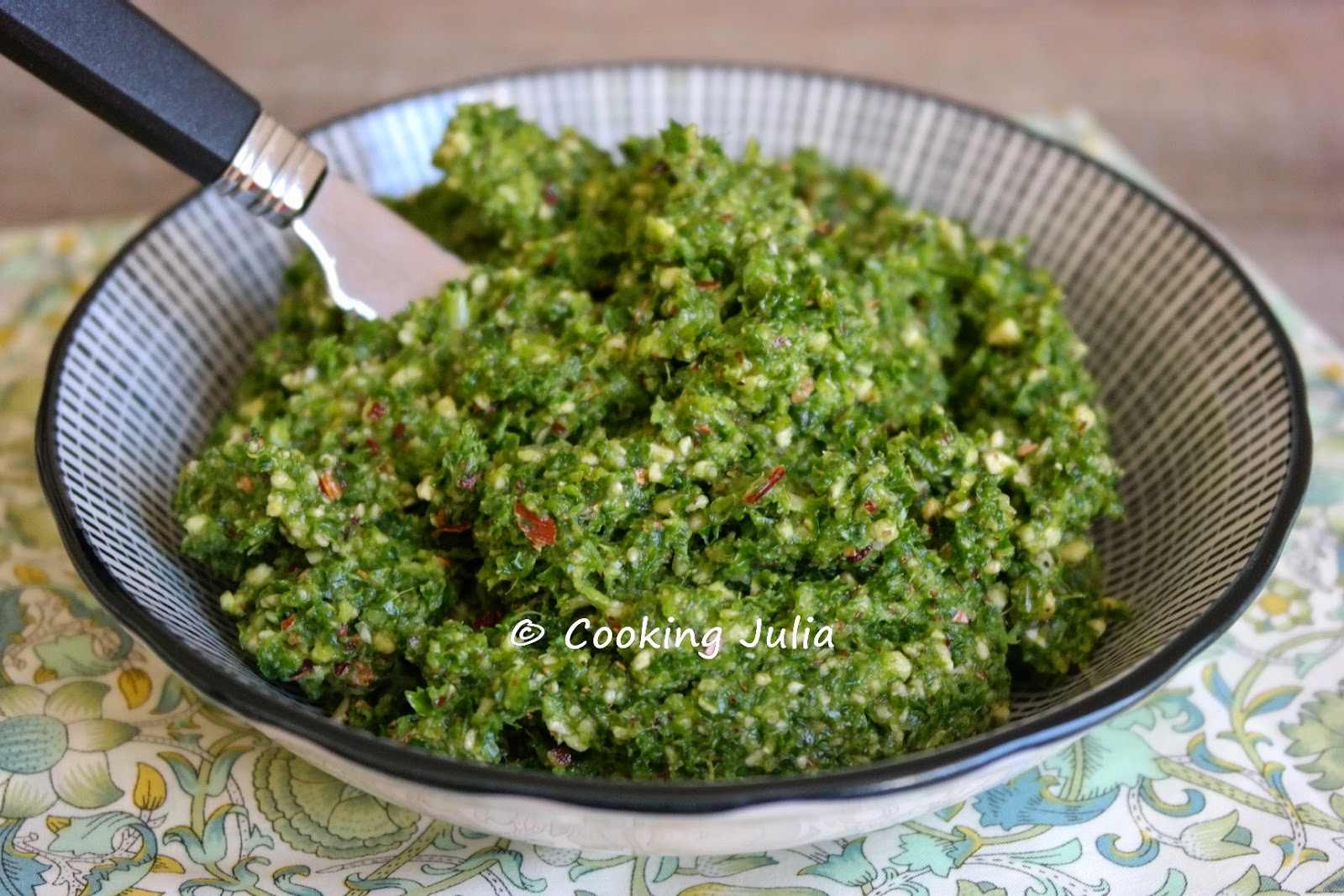 COOKING JULIA PESTO DE KALE