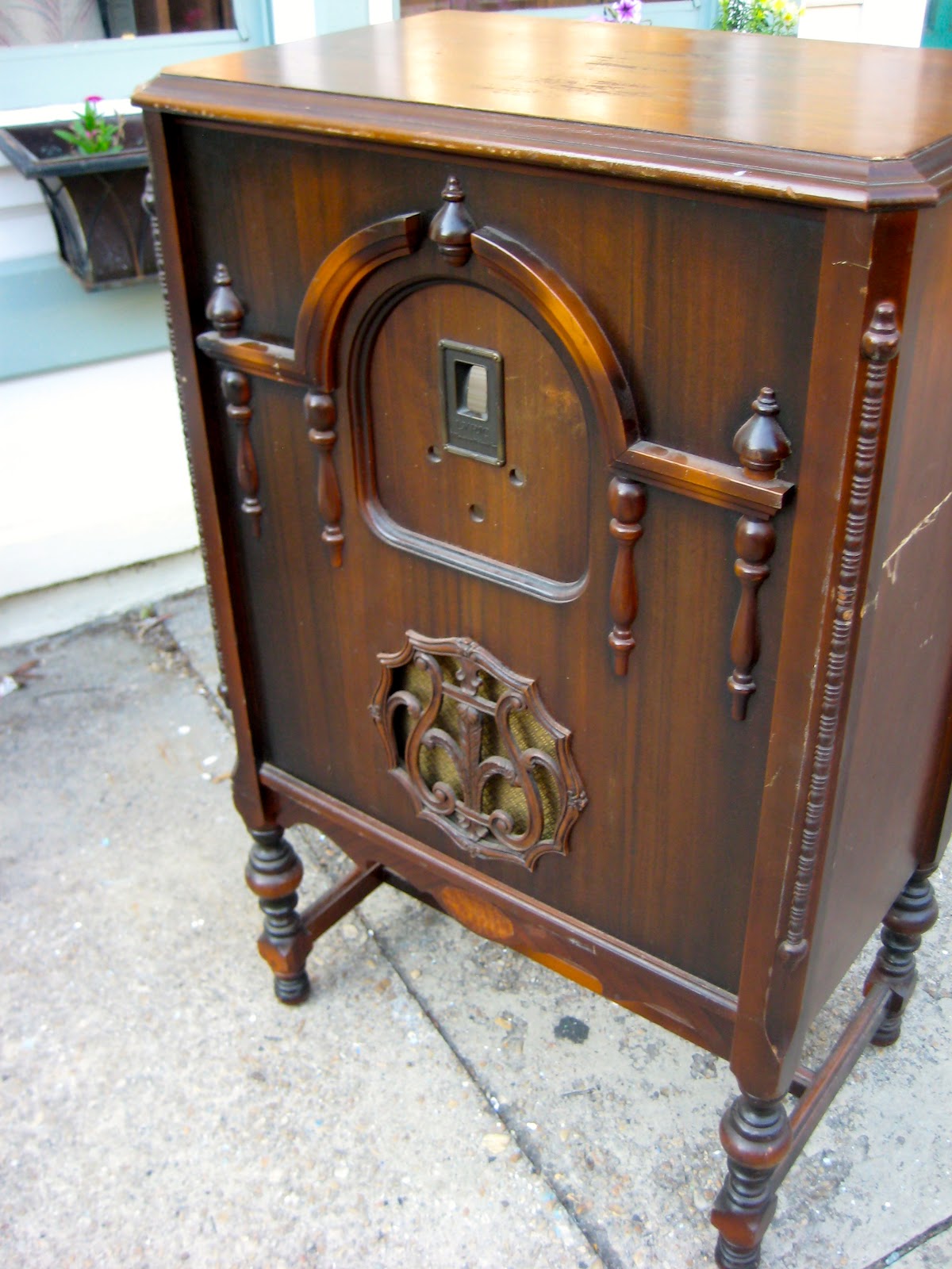 Sheshe The Home Magician Radio Cabinet Turned Bar