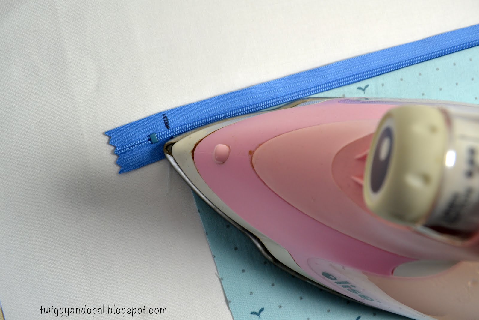Twiggy and Opal Glue Basting A Zipper Tutorial